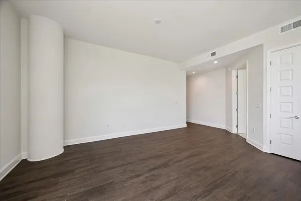 $4,537 | 2000 Hughes Landing Boulevard, Unit 111, The Woodlands, TX 77380