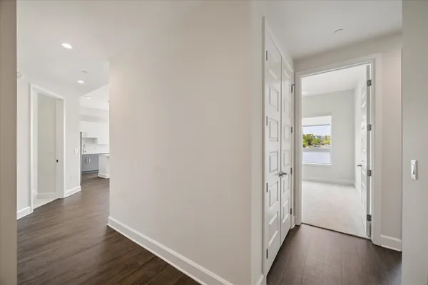 $4,537 | 2000 Hughes Landing Boulevard, Unit 111, The Woodlands, TX 77380