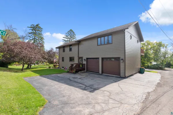$739,900 | 4 Lakeside Court, Duluth, MN 55804