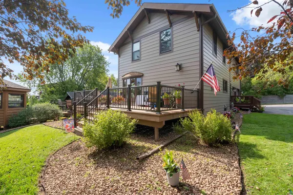 $739,900 | 4 Lakeside Court, Duluth, MN 55804