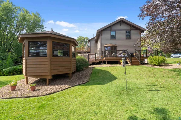 $739,900 | 4 Lakeside Court, Duluth, MN 55804