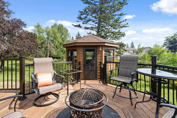 $739,900 | 4 Lakeside Court, Duluth, MN 55804