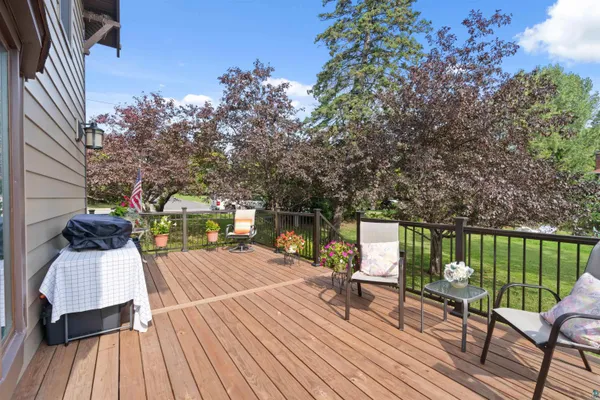 $739,900 | 4 Lakeside Court, Duluth, MN 55804