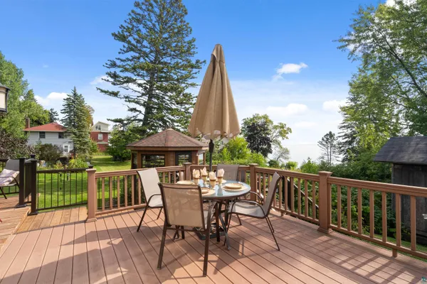 $739,900 | 4 Lakeside Court, Duluth, MN 55804