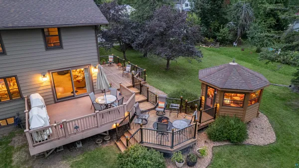 $739,900 | 4 Lakeside Court, Duluth, MN 55804