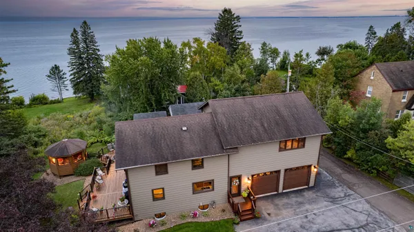 $739,900 | 4 Lakeside Court, Duluth, MN 55804