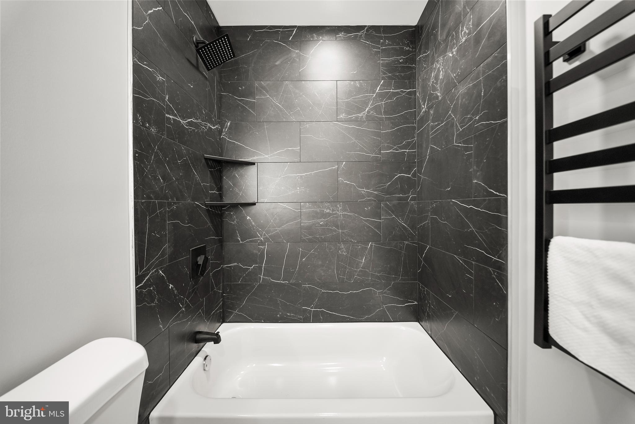 2811 Salmon Street Philadelphia, PA 19134 - Photo 20 of 25 a bathroom with a bathtub