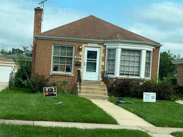 $2,000 | 2513 18th Avenue, Broadview, IL 60155