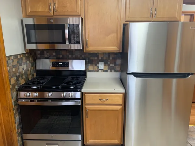 $1,900 | 2513 18th Avenue, Broadview, IL 60155