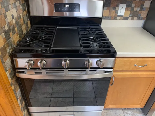 $1,900 | 2513 18th Avenue, Broadview, IL 60155