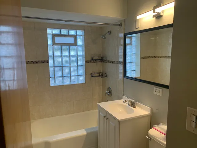 $1,900 | 2513 18th Avenue, Broadview, IL 60155