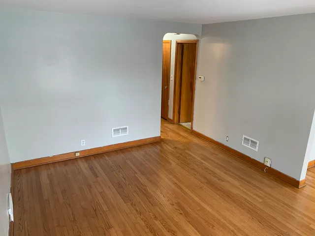 $1,900 | 2513 18th Avenue, Broadview, IL 60155