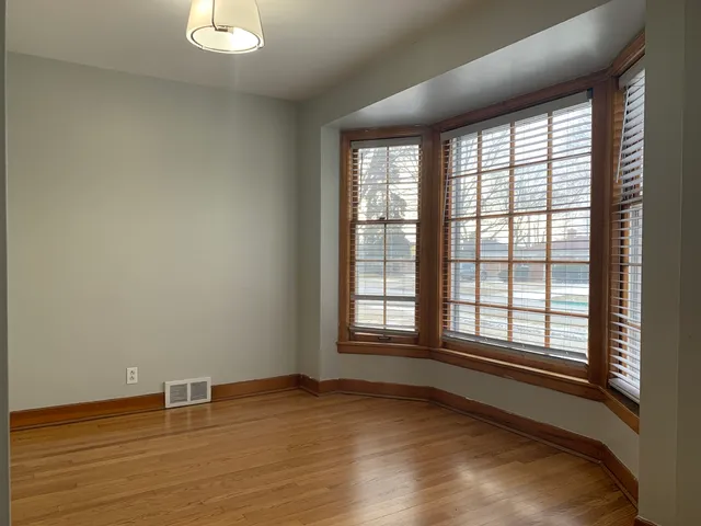 $1,900 | 2513 18th Avenue, Broadview, IL 60155