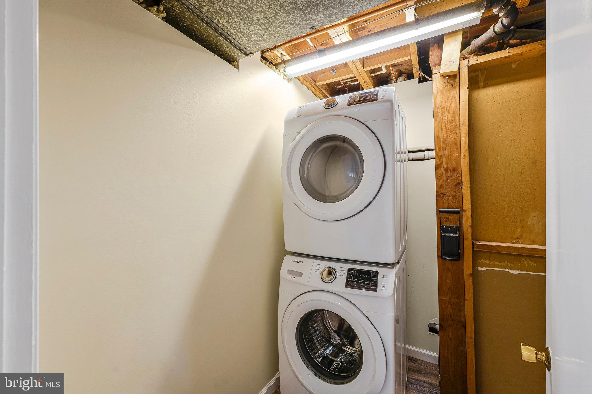 8230 Citadel Place Vienna, VA 22180 - Photo 29 of 38 a utility room with dryer and washer