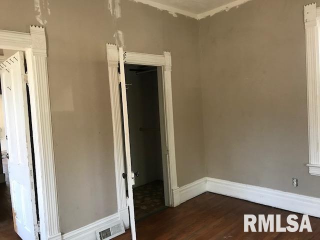 1011 South College Street Springfield, IL 62704 - Photo 8 of 13 Gallery Image 8