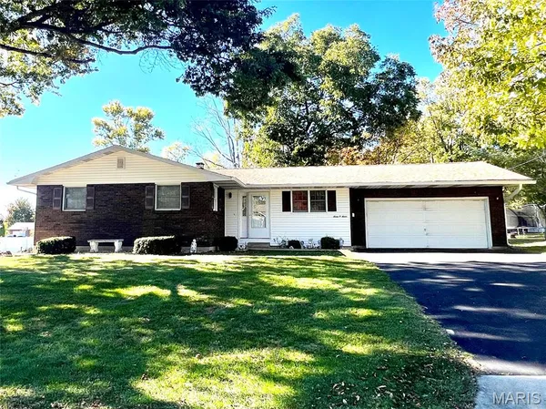 $269,000 | 707 South Library Street, Waterloo, IL 62298
