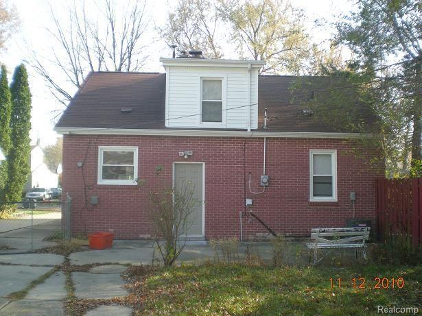 20121 Rensellor Street Livonia, MI 48152 - Photo 11 of 13 Back of Home