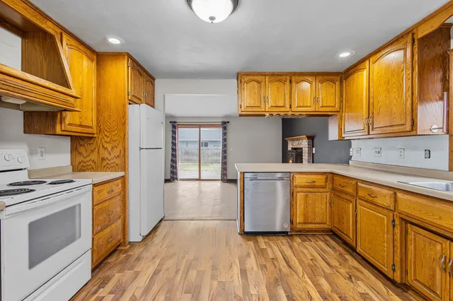 $319,000 | 1241 Briarwood Drive, Menasha, WI 54952