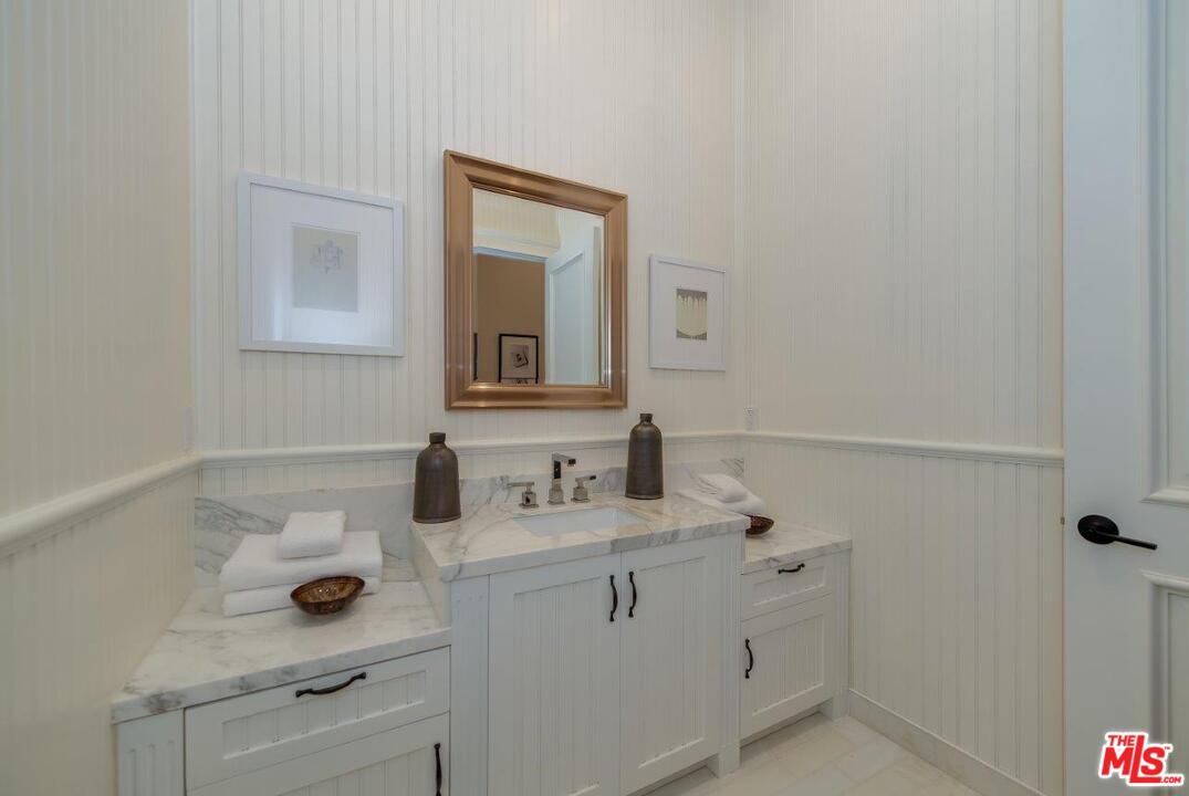16760 Bajio Road Encino, CA 91436 - Photo 12 of 40 Gallery Image 12