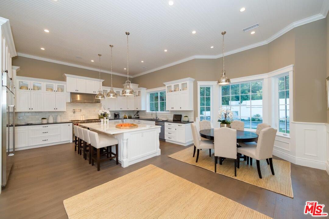 16760 Bajio Road Encino, CA 91436 - Photo 13 of 40 Gallery Image 13