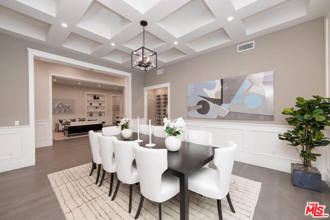 16760 Bajio Road Encino, CA 91436 - Photo 18 of 40 Gallery Image 18