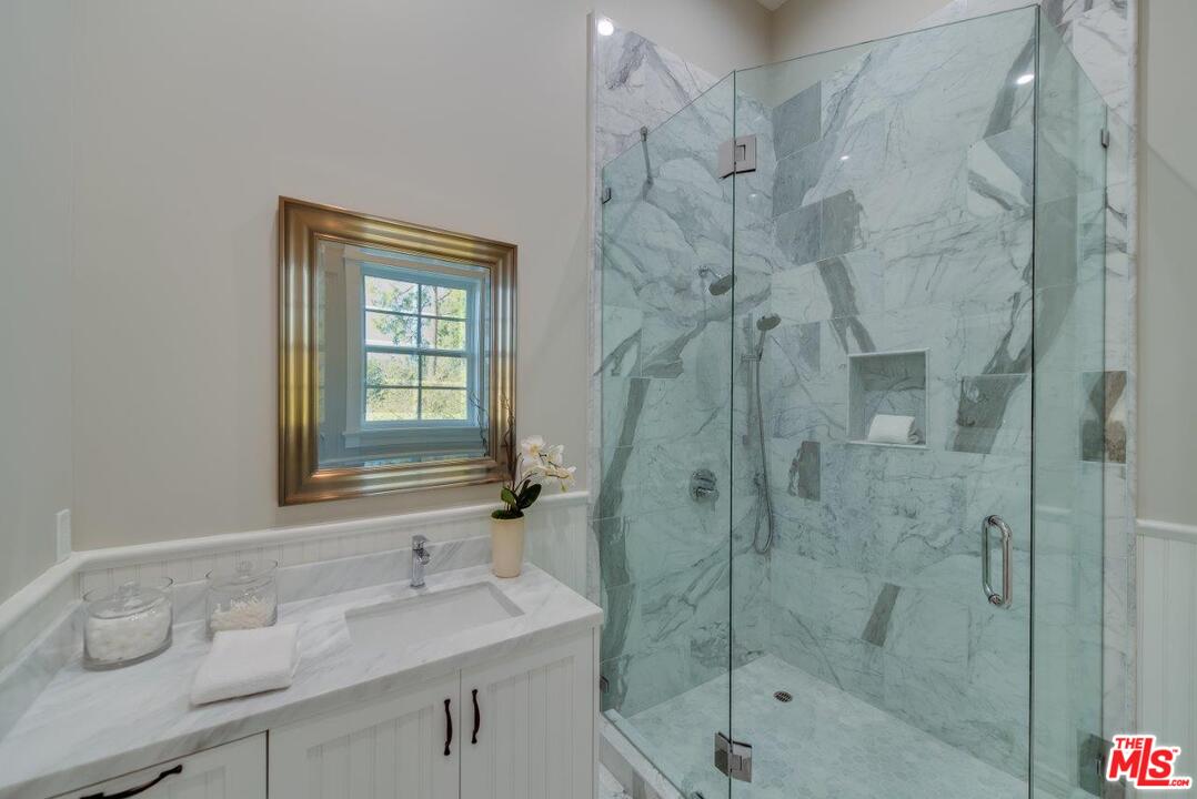 16760 Bajio Road Encino, CA 91436 - Photo 24 of 40 Gallery Image 24