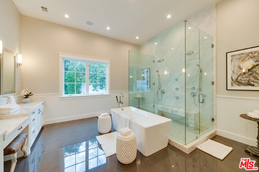 16760 Bajio Road Encino, CA 91436 - Photo 33 of 40 Gallery Image 33