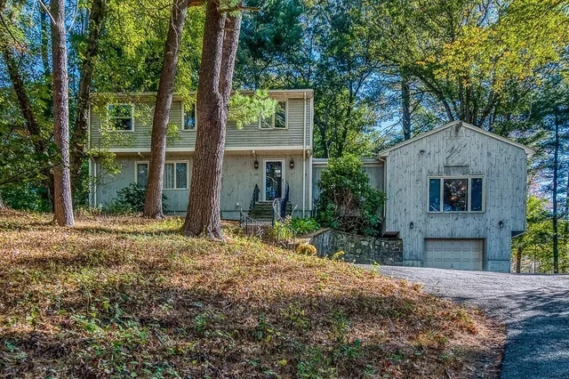 a house view with a outdoor space
