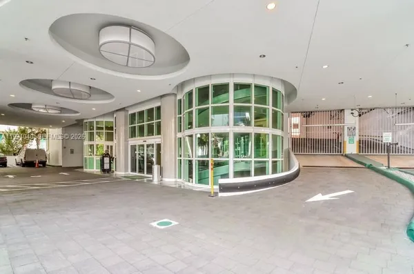 $3,400 | 218 Southeast 14th Street, Unit 1007, Miami, FL 33131