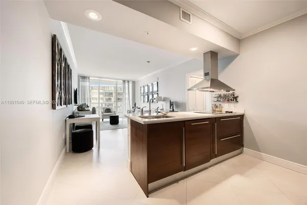 $3,300 | 218 Southeast 14th Street, Unit 1007, Miami, FL 33131