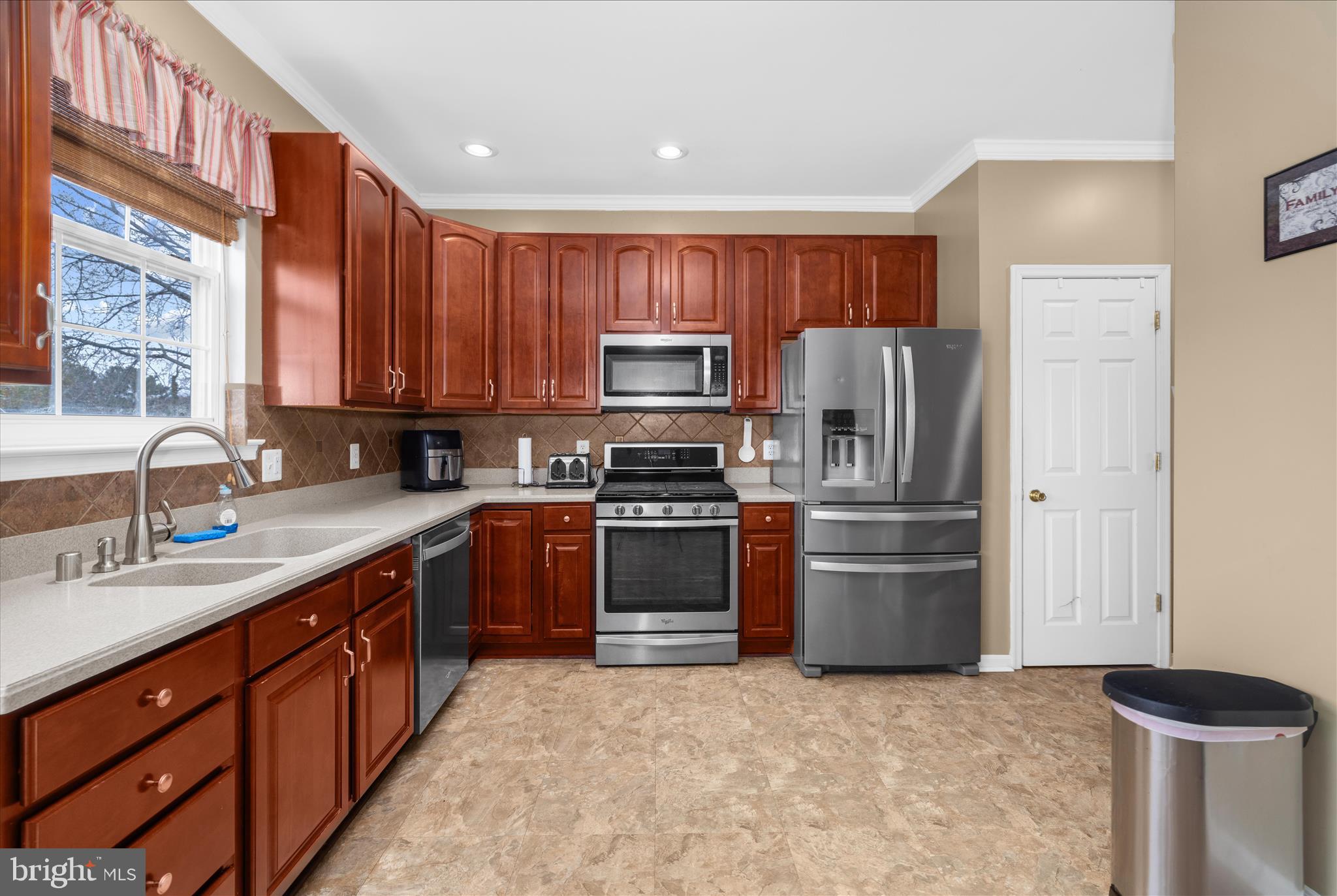522 Grovethorn Road Middle River, MD 21220 - Photo 17 of 68