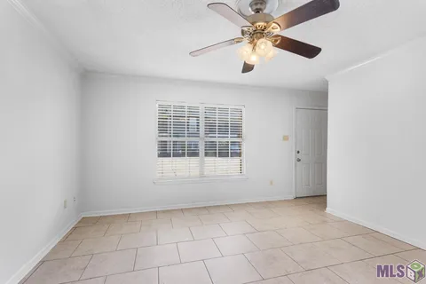 $114,000 | 4624 Parkoaks Drive, Unit 11, Baton Rouge, LA 70816