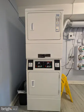 $2,200 | 6431 Richmond Highway, Unit 303, Alexandria, VA 22306