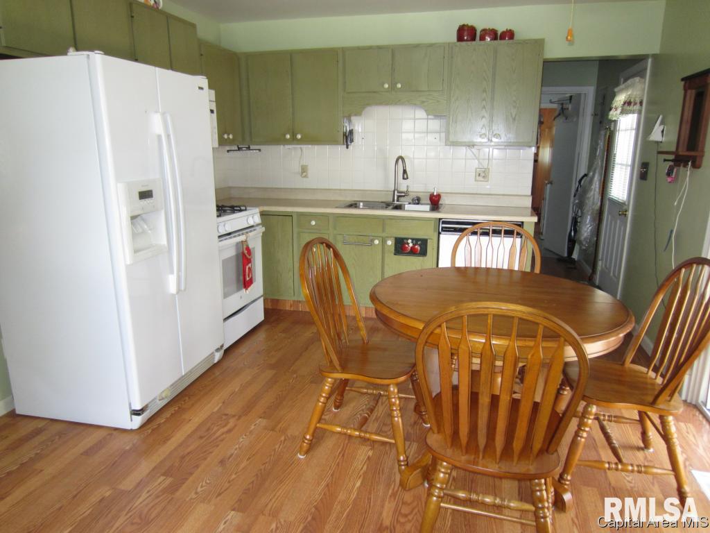 113 Dawn Drive Springfield, IL 62702 - Photo 2 of 11