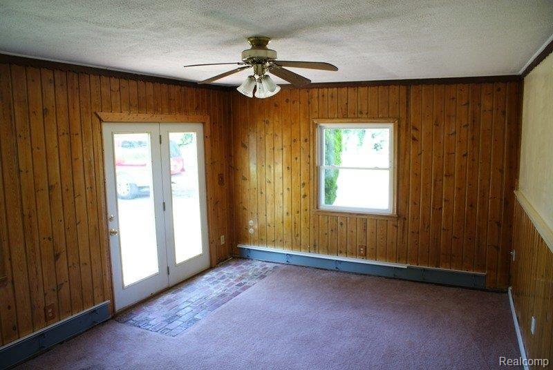 5905 Burdick Road Lapeer, MI 48446 - Photo 4 of 23 DSC09418.JPG
