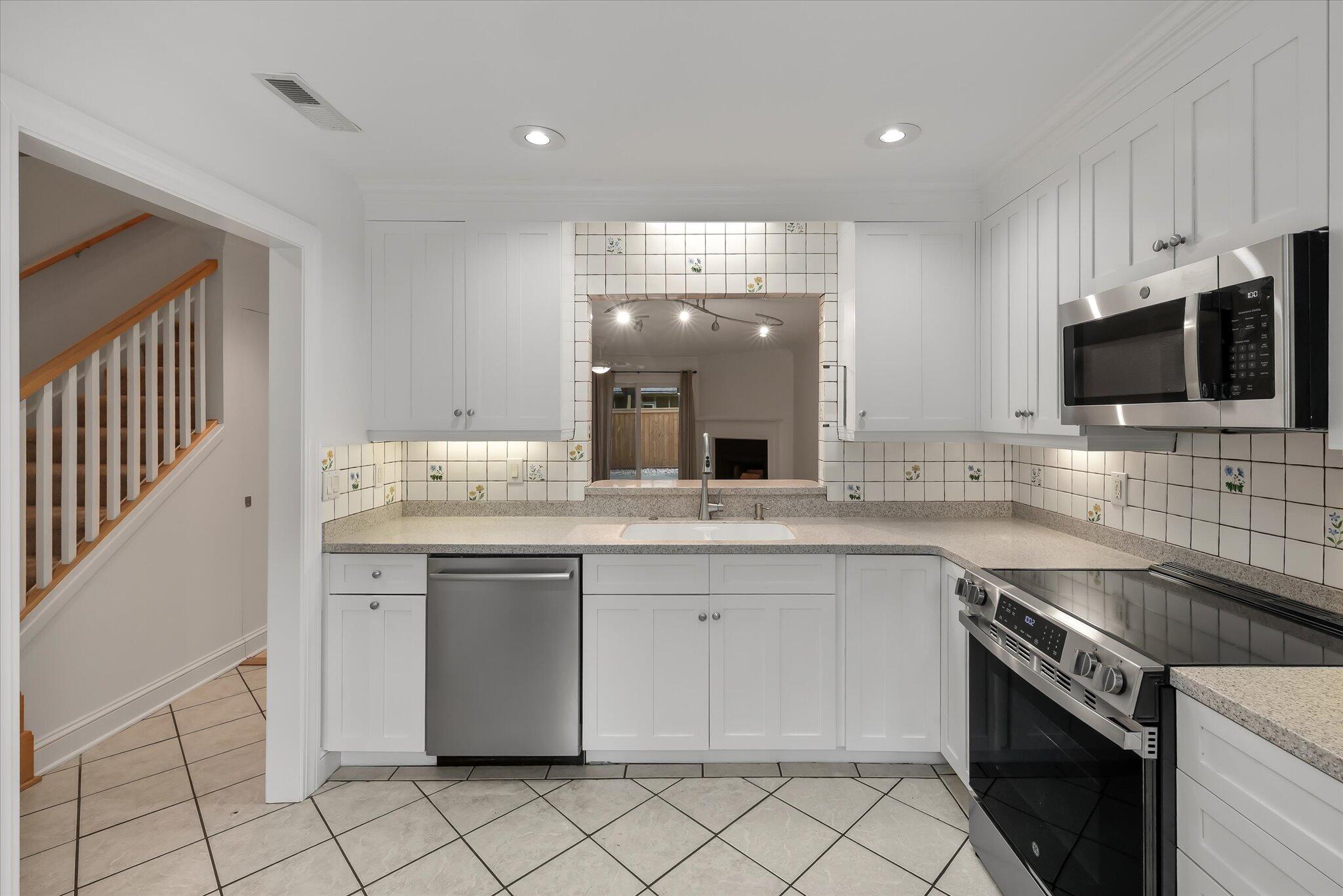 321 Lapwing Lane Mount Pleasant, SC 29464 - Photo 5 of 21 07-321 Lapwing_i_Lowcountry_Exposure-3