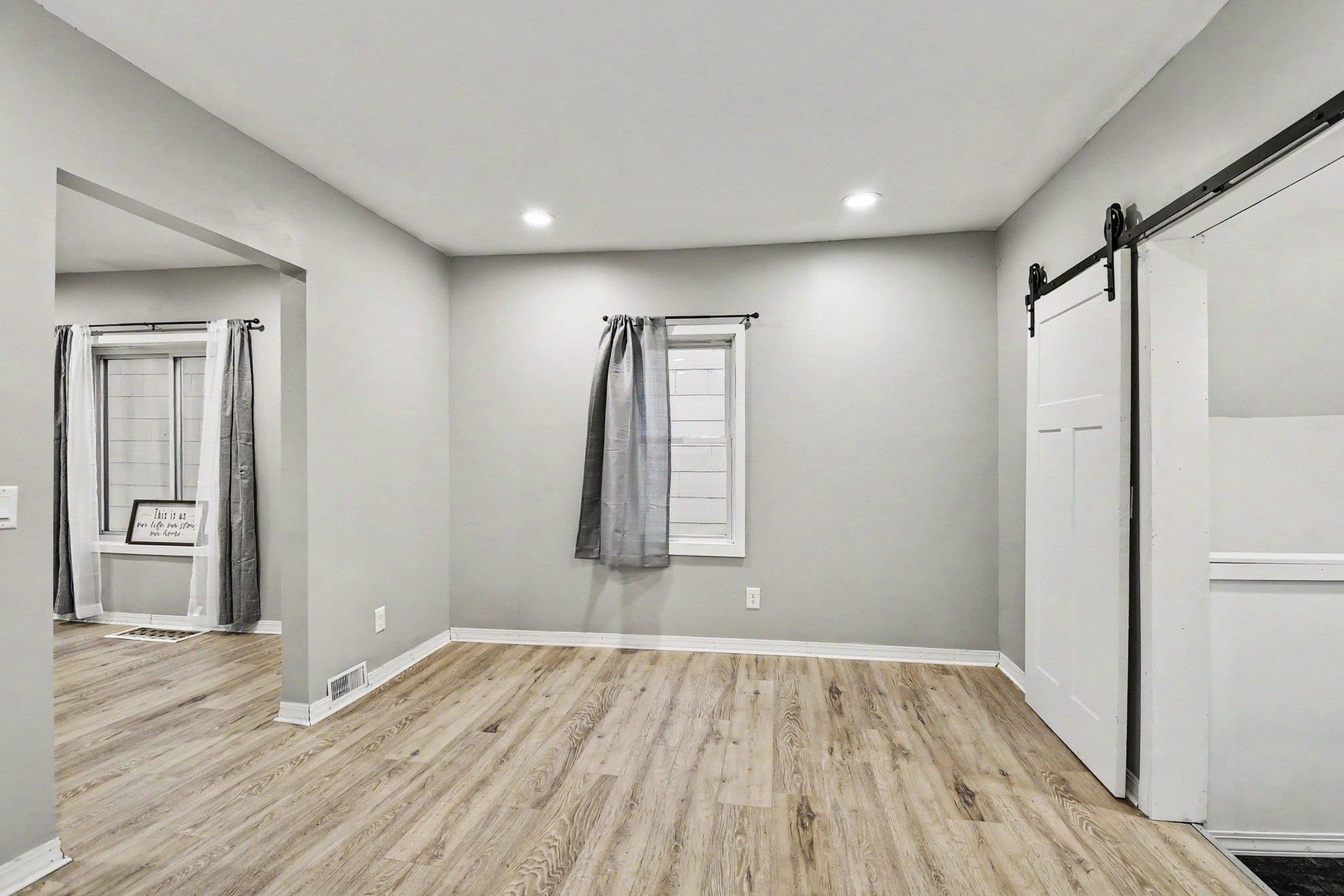 305.5 South Catherine Street Bay City, MI 48708 - Photo 3 of 12