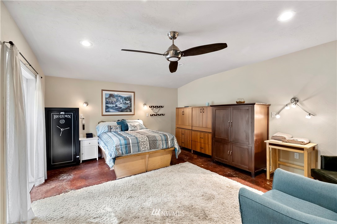 591 East North Bay Road Allyn, WA 98524 - Photo 22 of 40 Gallery Image 22
