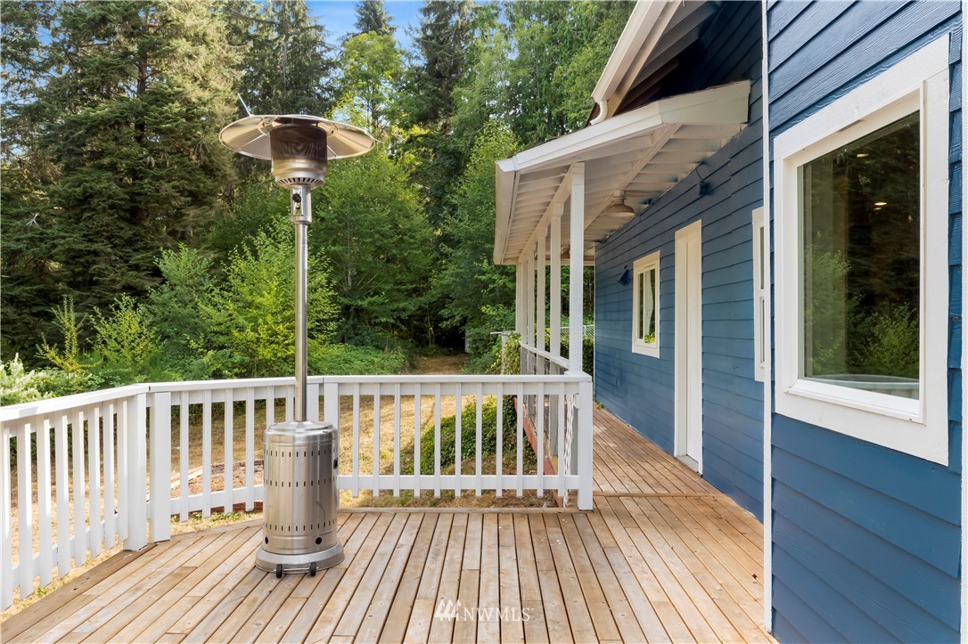 591 East North Bay Road Allyn, WA 98524 - Photo 8 of 40 Gallery Image 8