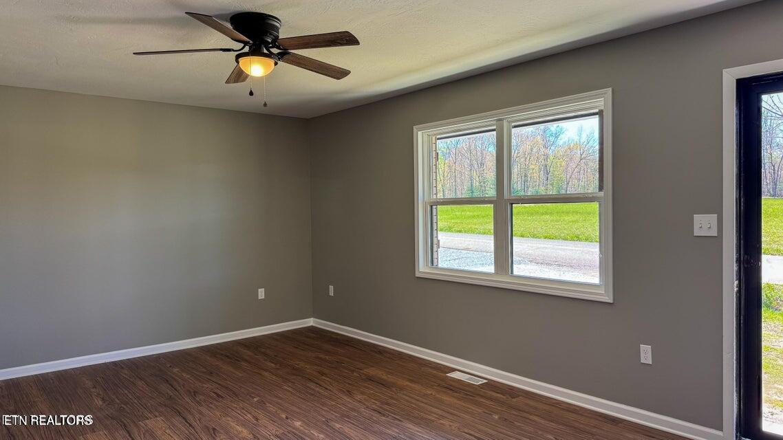 2315 Pine Grove Road Winfield, TN 37892 - Photo 13 of 30 20250417182634466669000000-o