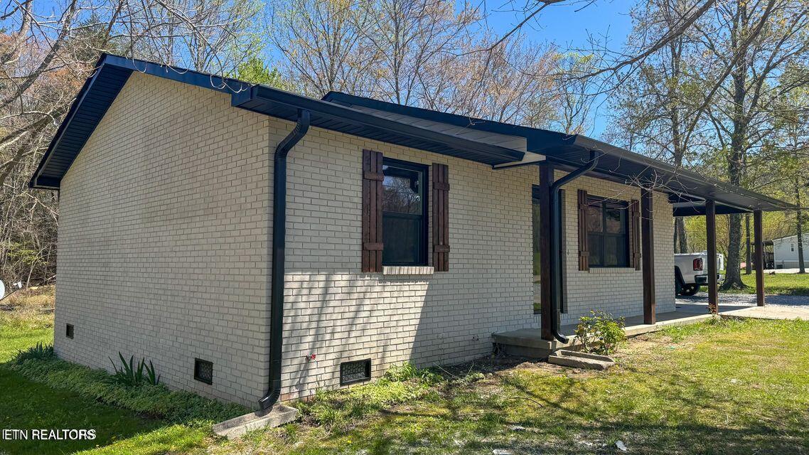 2315 Pine Grove Road Winfield, TN 37892 - Photo 3 of 30 20250417183024014731000000-o