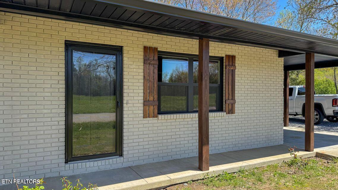 2315 Pine Grove Road Winfield, TN 37892 - Photo 5 of 30 20250417182818674285000000-o