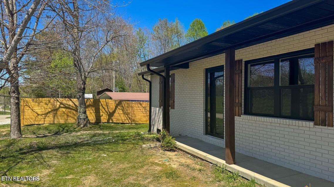 2315 Pine Grove Road Winfield, TN 37892 - Photo 9 of 30 20250417183109876370000000-o