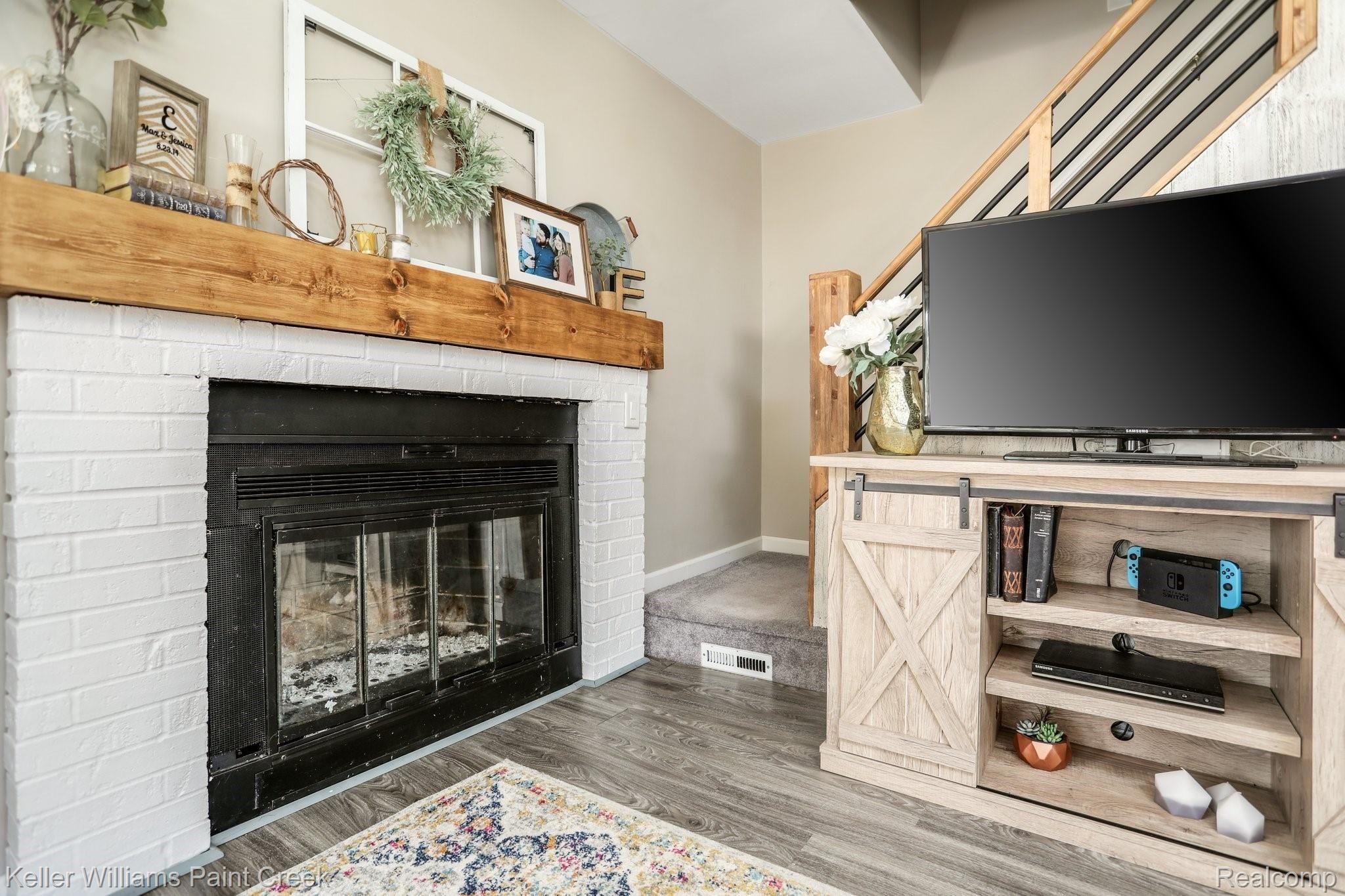 11-web-or-mls-2380 Melvin Avenue Rochester Hills014.jpg