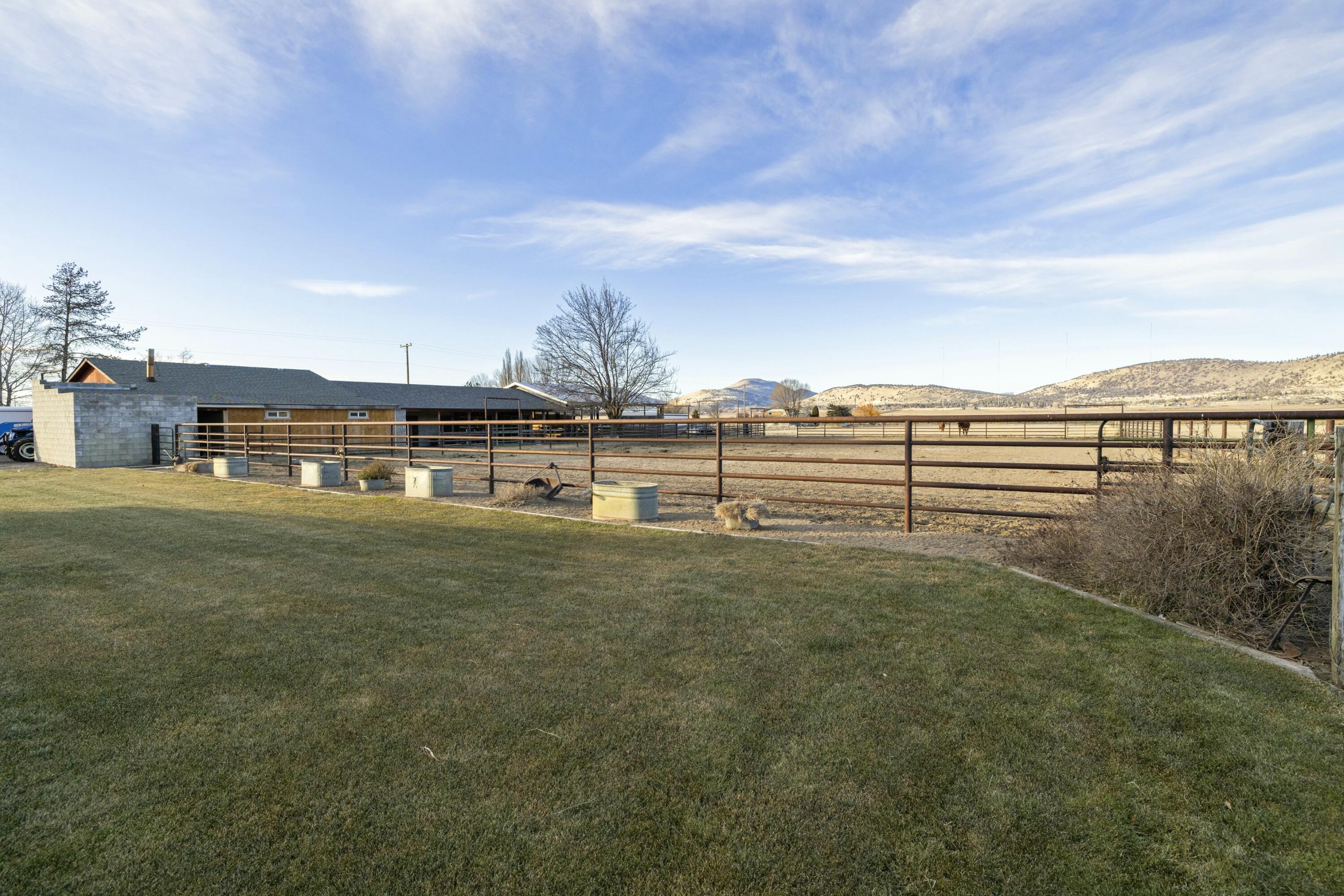11251 Crystal Springs Road Klamath Falls, OR 97603 - Photo 38 of 64 yard