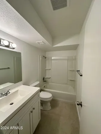 $1,820 | 4009 West Navajo Drive, Phoenix, AZ 85051