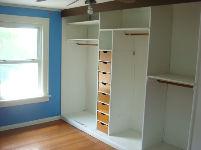 2914 Locust Road South Bend, IN 46614 - Photo 4 of 16 Gallery Image 4