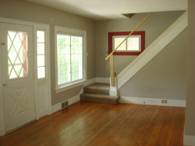 2914 Locust Road South Bend, IN 46614 - Photo 8 of 16 Gallery Image 8
