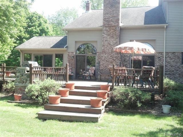 23903 Chapman Road Macomb, MI 48042 - Photo 3 of 21 C2 (Small).JPG
