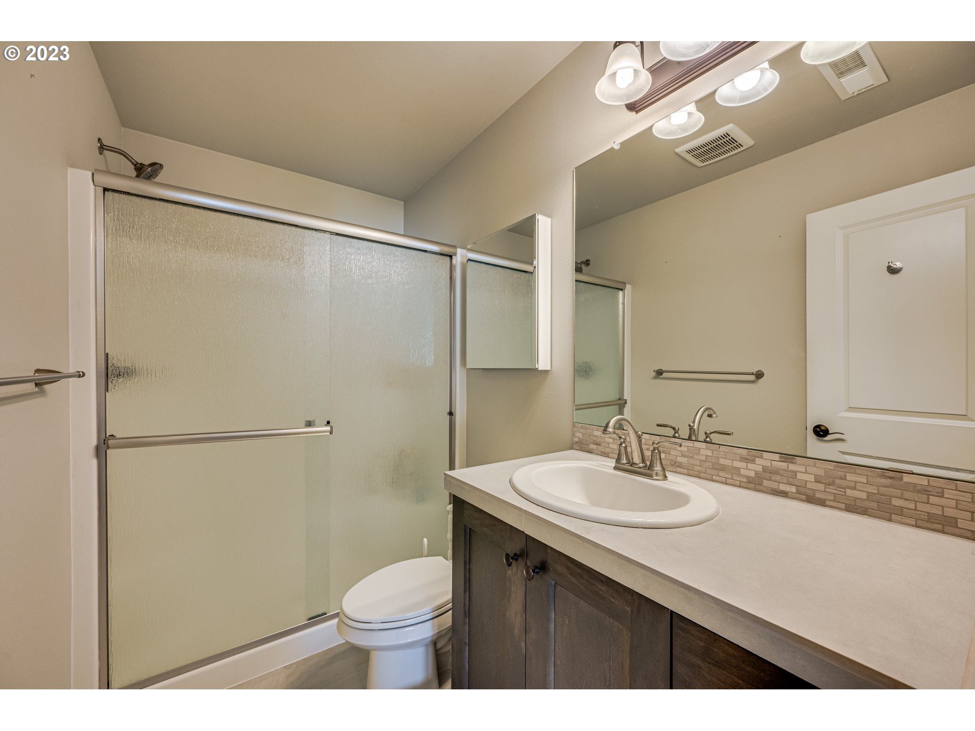 7138 South Ridge Way Ridgefield, WA 98642 - Photo 18 of 25 Bathroom